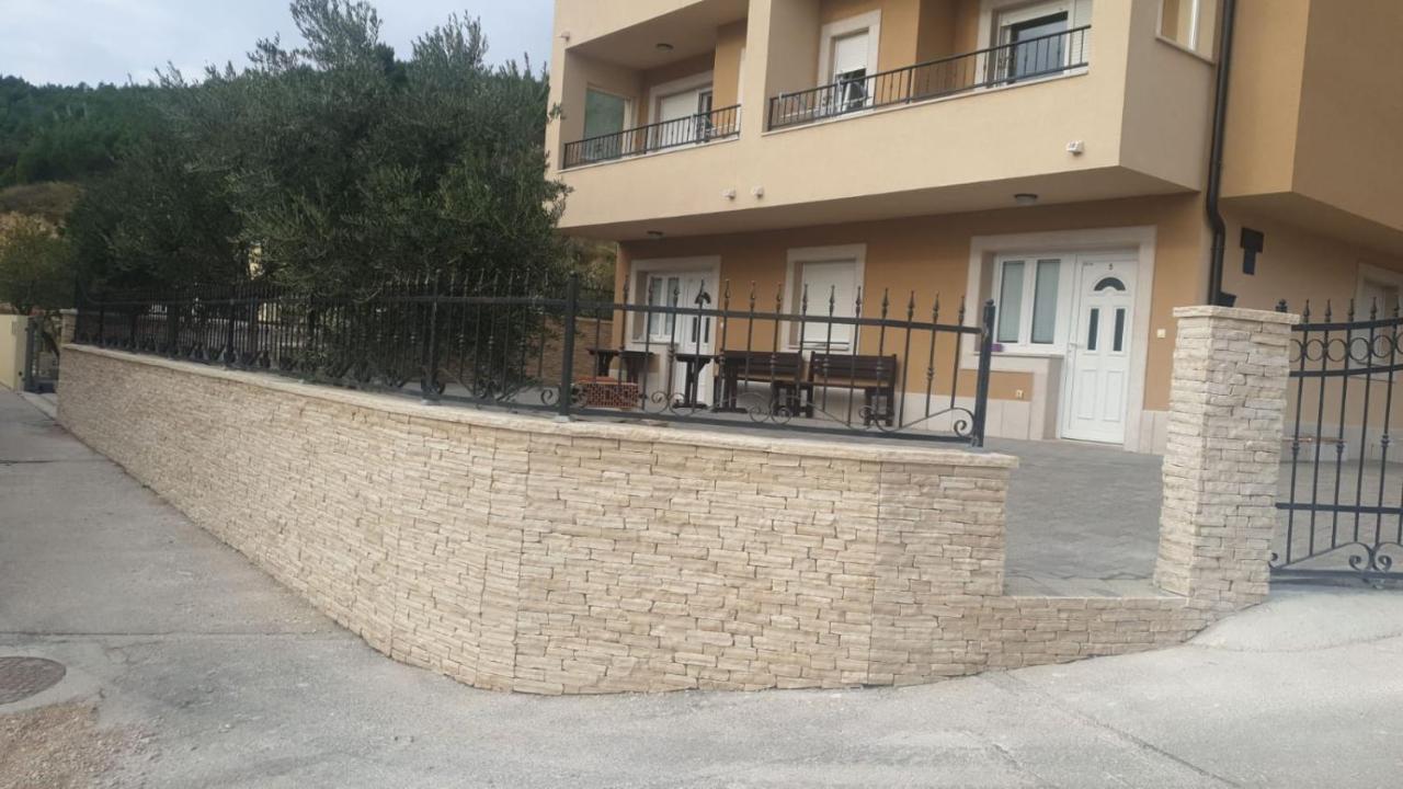 Ferdo 1 Hotel Makarska Buitenkant foto