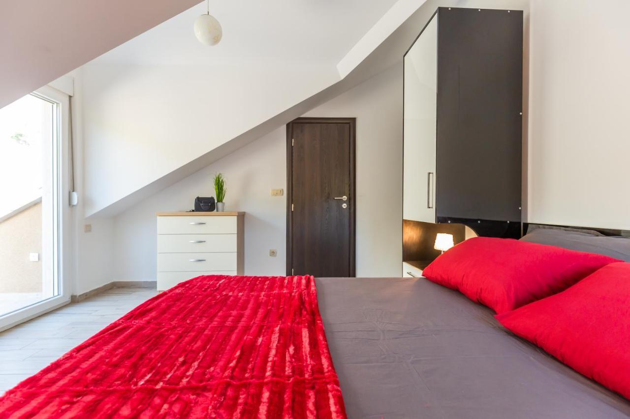 Ferdo 1 Hotel Makarska Buitenkant foto