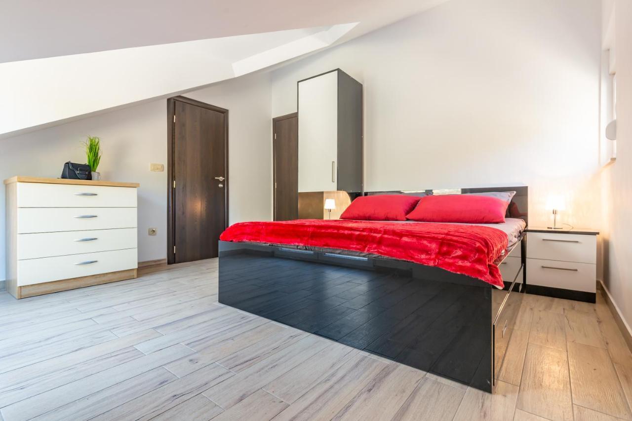 Ferdo 1 Hotel Makarska Buitenkant foto